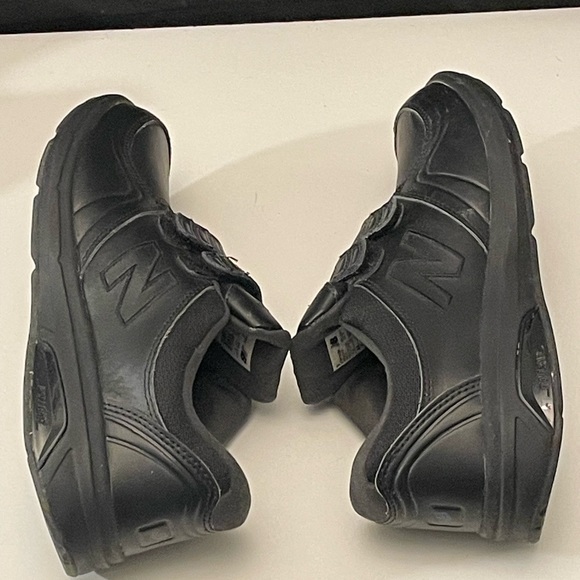 NEW BALANCE WW 813H WOMEN’S BLACK LEATHER WALKING SHOE DUAL STRAPS US SIZE 7.5 - Picture 6 of 10